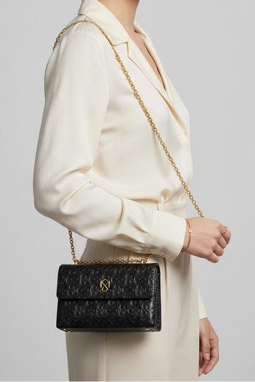 Signature Luxe Flap Mini – Lifestyle Size Reference